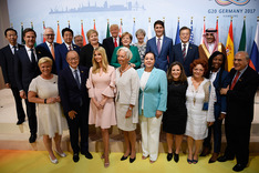 Gruppenfoto vom Women&#039;s Entrepreneurship Facility-Event im Rahmen des G20-Gipfels. (verweist auf: Unternehmensgründungen durch Frauen fördern)