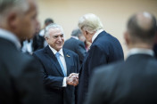 Brasiliens Präsident Michel Temer im Gespräch mit dem US-Präsidenten Donald Trump vor Beginn der dritten Arbeitssitzung des G20-Gipfels.