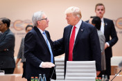 Jean-Claude Juncker, Präsident der Europäischen Kommission und US-Präsident Donald Trump vor Beginn der dritten Arbeitssitzung zum Thema Partnerschaft mit Afrika, Migration und Gesundheit. 