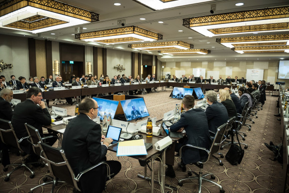 Auftaktbilder beim G20-Sherpatreffen im Konferenzraum des Hilton Hotels.