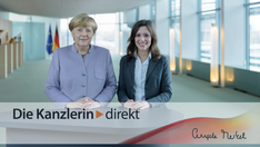 Bundeskanzlerin Merkel im Gespräch mit der Interviewpartnerin.