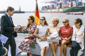 Joachim Sauer, husband of the German Federal Chancellor, participates in the Partner Programme (harbour tour) with Juliana Awada, Sophie Grégoire Trudeau, Christiane Frising, Brigitte Macron and Emanuela Gentiloni.