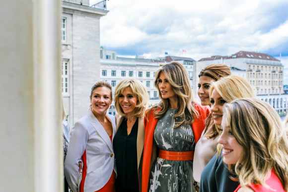 Sophie Grégoire Trudeau (Canada), Brigitte Macron (France), Melania Trump (USA), Juliana Awada (Argentina), Angélica Rivera de Peña (Mexico) and her daughter during a visit to Hamburg City Hall as part of the G20 Partner Programme.