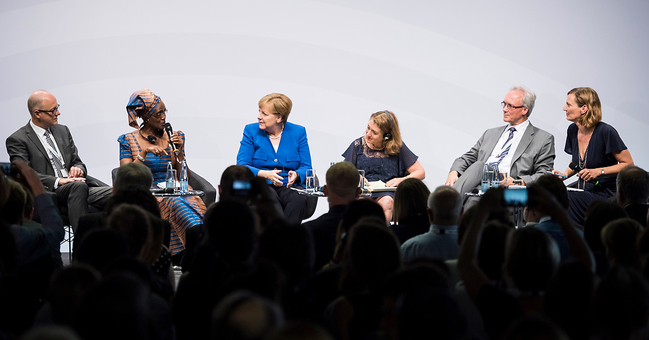 In Hamburg Chancellor Angela Merkel took part in the Civil20 summit. The key question was „What now for globalisation?“