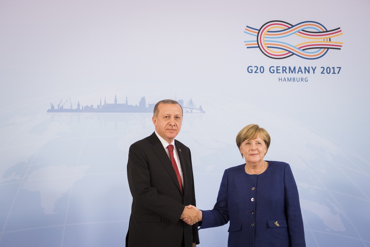 Chancellor Angela Merkel meets Turkey's President Recep Tayyip Erdoğan for bilateral talks. 